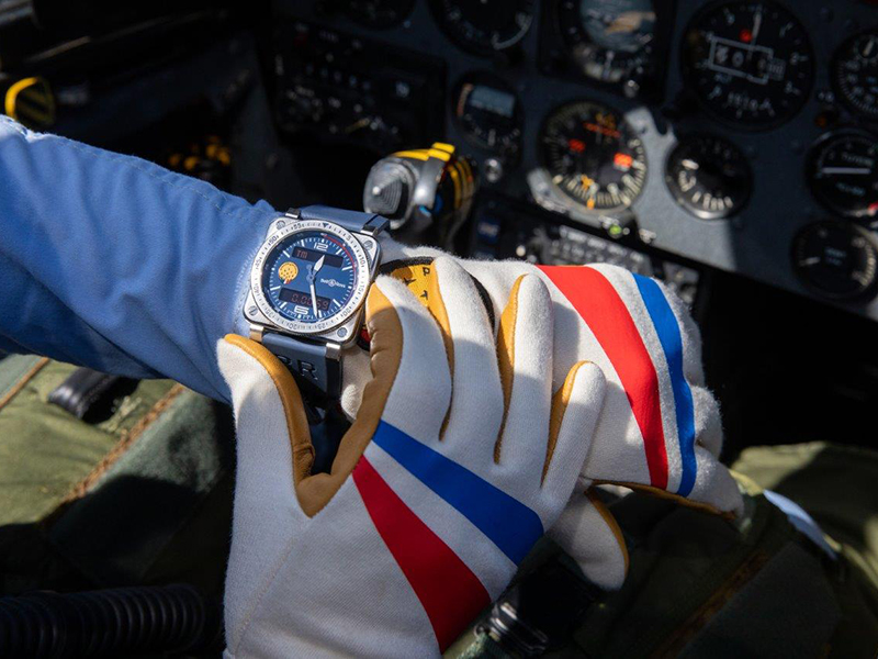 علامة Bell & Ross  تقدّم ساعة حصرية بالتعاون مع طياري Patrouille de France